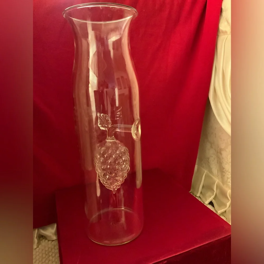 VINTAGE CLEAR GLASS DECANTER
